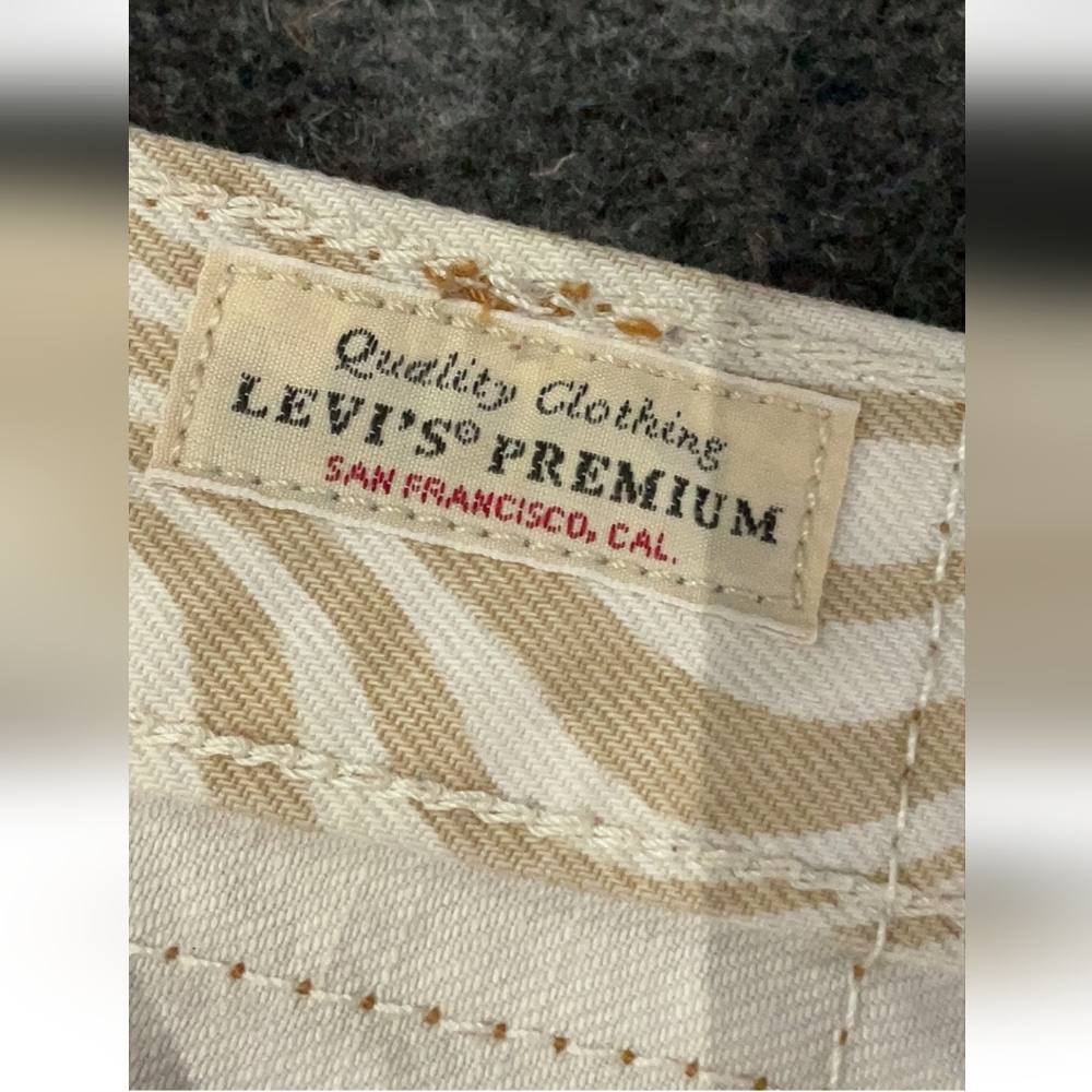 Levi's Jeans - Picture 4 of 4